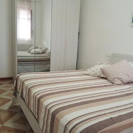 A Apartament *