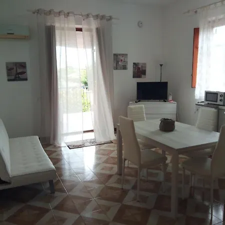 A Apartament *