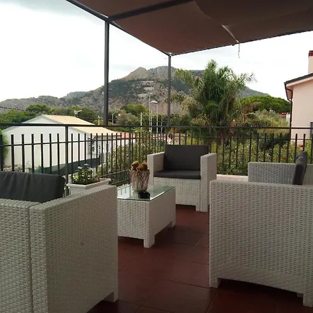 A アパート モンデッロ